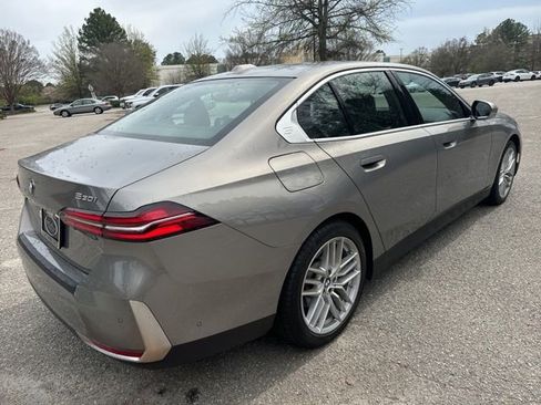 Used 2024 BMW 530i image 5
