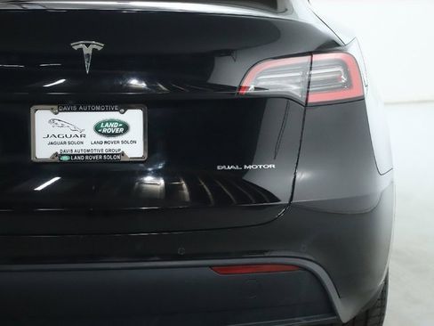 Used 2021 Tesla Model Y Long Range image 42