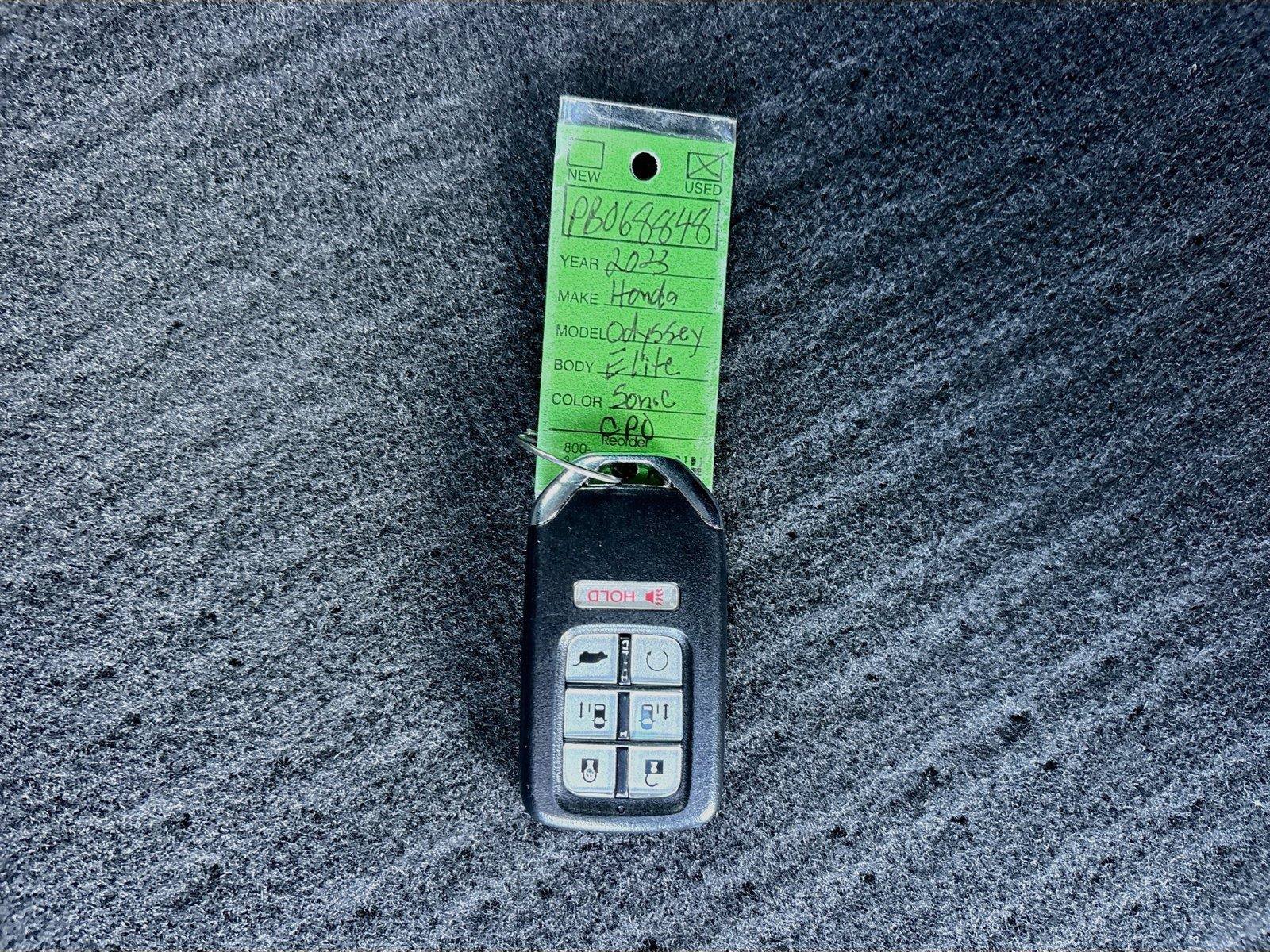 Used 2023 Honda Odyssey Elite image 40