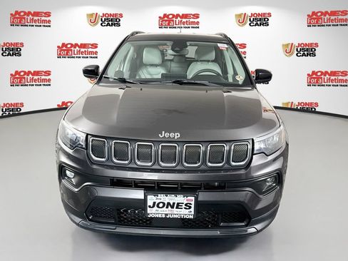 Used 2022 Jeep Compass Latitude FWD image 11