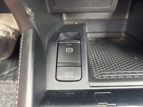 Used 2023 Nissan Kicks SR w/ SR Premium Package FWD image 24