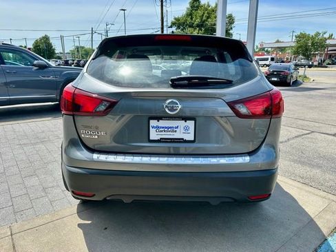 Used 2018 Nissan Rogue Sport S w/ S Appearance Package FWD image 6