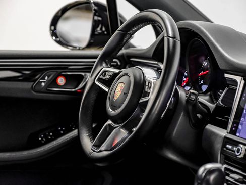 Used 2021 Porsche Macan image 10