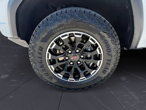 Used 2026 GMC Canyon AT4 AWD/4WD image 14