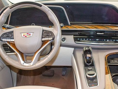 Used 2023 Cadillac Escalade ESV Premium Luxury Platinum w/ LPO, Radiant Package image 18