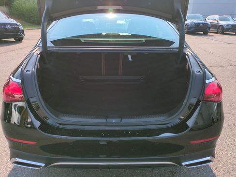 Used 2025 Mercedes-Benz E 450 4MATIC Sedan image 29
