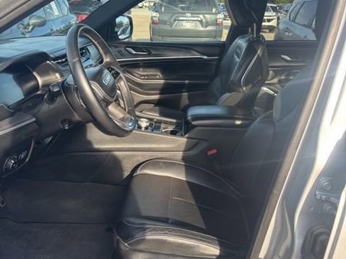 Used 2022 Jeep Grand Cherokee L Overland w/ Luxury Tech Group IV image 5