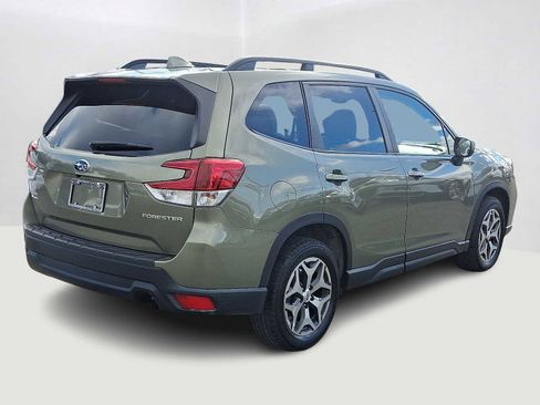 Used 2019 Subaru Forester Premium w/ All-Weather Package image 5