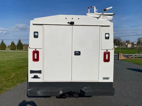 Used 2020 Ford Transit 350 DRW w/ Exterior Upgrade Package image 5