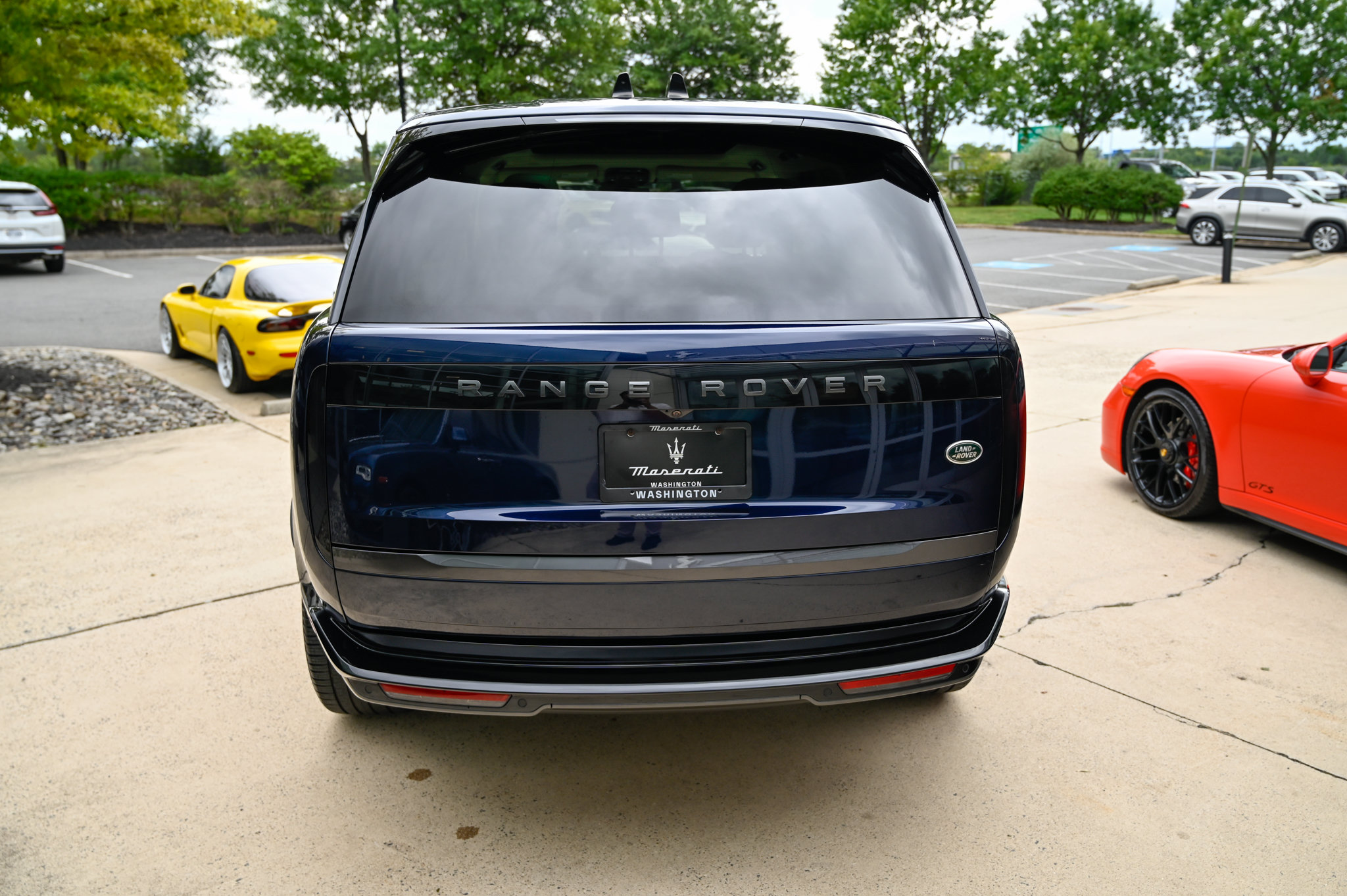 Used 2023 Land Rover Range Rover Long Wheelbase SE AWD/4WD image 5