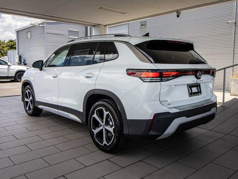 New 2026 Volkswagen Tiguan SE FWD image 14