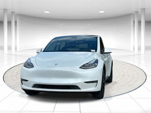 Used 2020 Tesla Model Y Long Range image 6