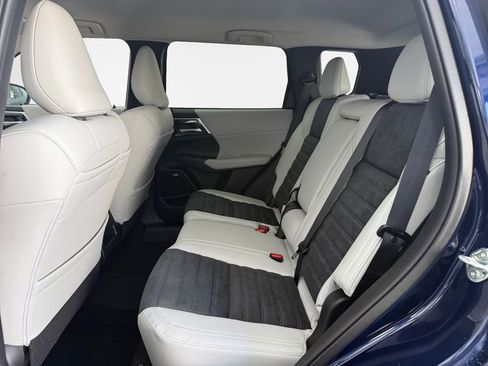 New 2026 Mitsubishi Outlander SE image 23