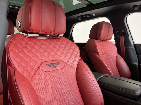 Certified 2022 Bentley Bentayga image 28