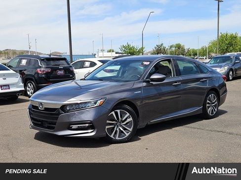 Used 2018 Honda Accord Touring image 1