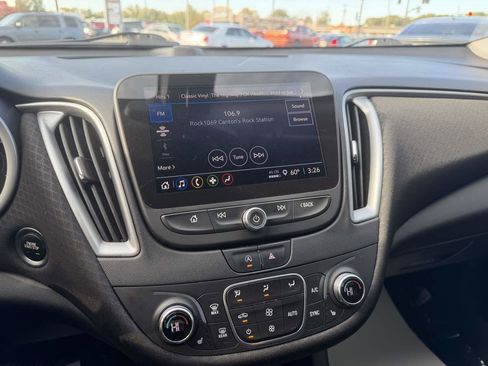 Used 2022 Chevrolet Malibu LT image 22