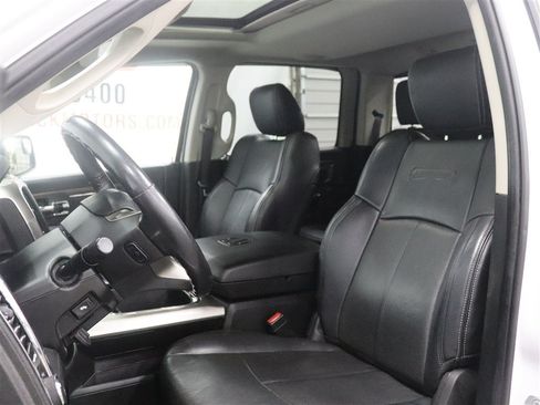Used 2018 RAM 1500 Laramie w/ Convenience Group AWD/4WD image 14