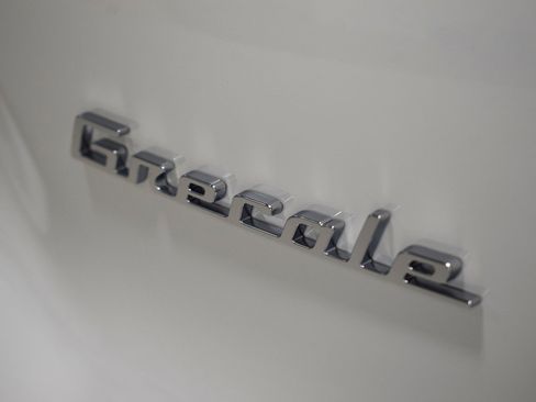 New 2025 Maserati Grecale GT image 11