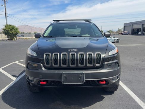 Used 2016 Jeep Cherokee Trailhawk w/ Leather Interior Group AWD/4WD image 2