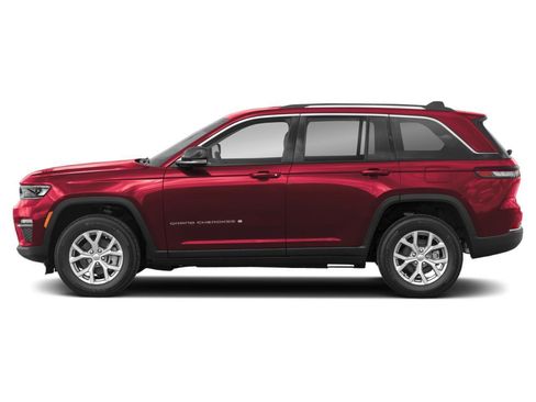 Used 2024 Jeep Grand Cherokee Altitude image 12