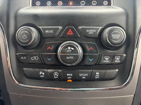 Used 2018 Jeep Grand Cherokee Laredo AWD/4WD image 19