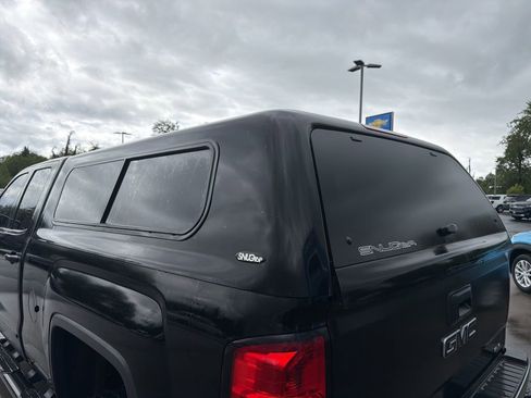 Used 2017 GMC Sierra 2500 SLE w/ HD SLE Preferred Plus Package AWD/4WD image 11