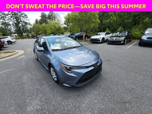 Used 2023 Toyota Corolla LE FWD image 3
