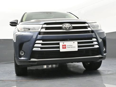 Certified 2019 Toyota Highlander Limited Platinum image 34