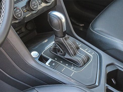 Used 2021 Volkswagen Tiguan SEL image 26