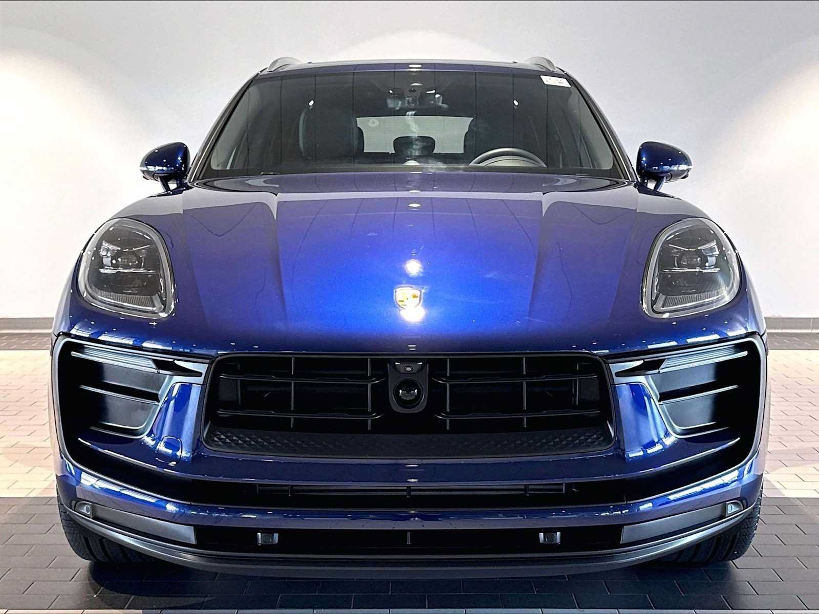 Used 2026 Porsche Macan AWD/4WD image 13