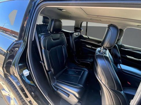 Used 2021 Jeep Grand Cherokee L Limited AWD/4WD image 24