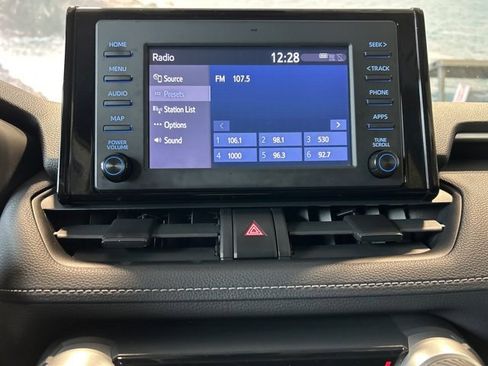 Used 2019 Toyota RAV4 LE image 84