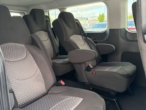 Used 2023 Ford Transit 350 XLT image 23