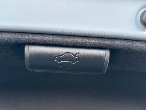 Used 2017 Hyundai Elantra SE image 18