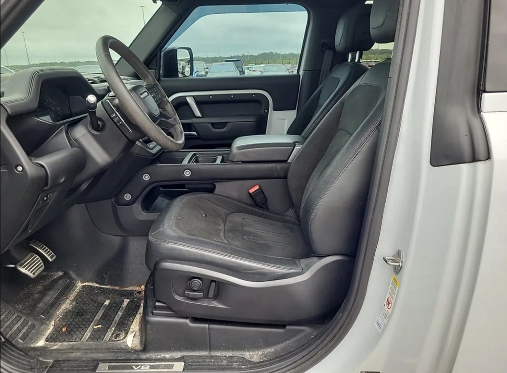 Used 2022 Land Rover Defender 90 V8 AWD/4WD image 5