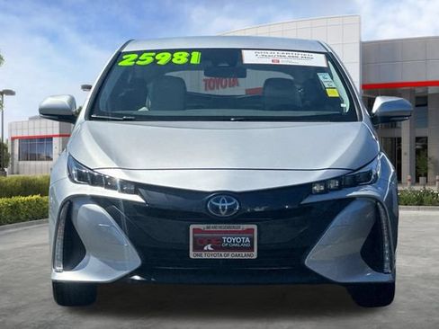 Certified 2020 Toyota Prius Prime XLE FWD image 11