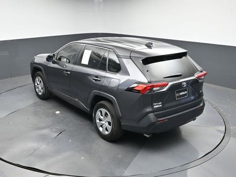 Used 2022 Toyota RAV4 LE image 33