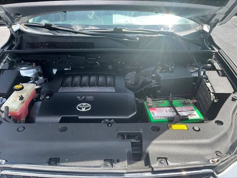 Used 2011 Toyota RAV4 Limited w/ Limited Extra Value Pkg AWD/4WD image 29