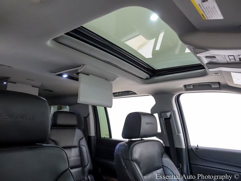 Used 2019 GMC Yukon XL Denali w/ Denali Ultimate Package image 37