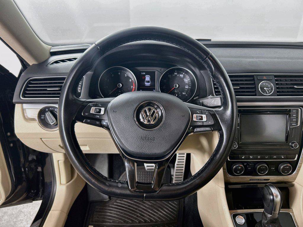 Used 2017 Volkswagen Passat 1.8T SEL Premium FWD image 11