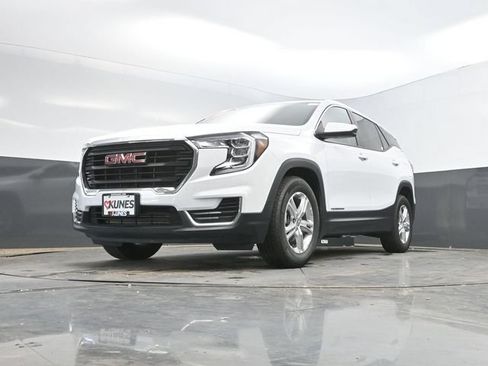 Used 2024 GMC Terrain SLE FWD image 40