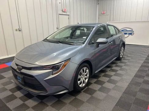 Used 2024 Toyota Corolla LE image 6