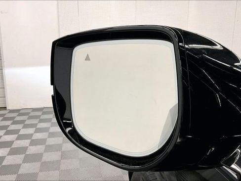 Used 2025 INFINITI QX80 Sensory AWD/4WD image 32