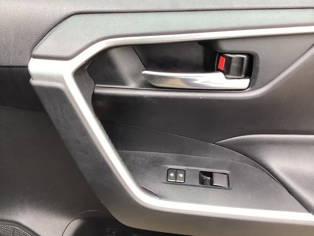 Used 2020 Toyota RAV4 XLE w/ Convenience Package AWD/4WD image 25