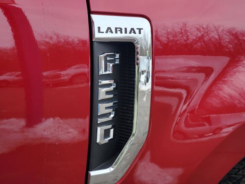 Used 2019 Ford F250 Lariat w/ Lariat Ultimate Package image 8