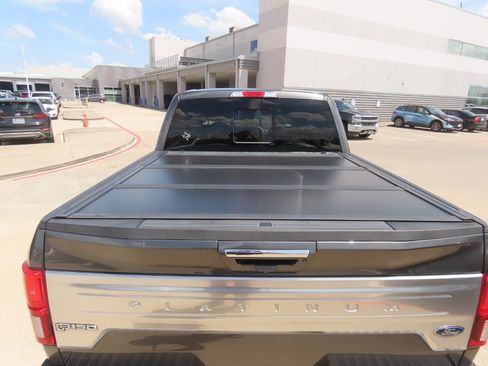 Used 2018 Ford F150 Platinum w/ Equipment Group 701A Luxury RWD image 14