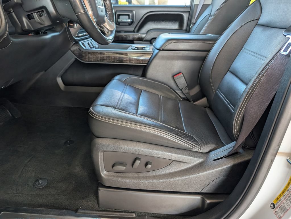 Used 2016 GMC Sierra 2500 Denali w/ Duramax Plus Package AWD/4WD image 16