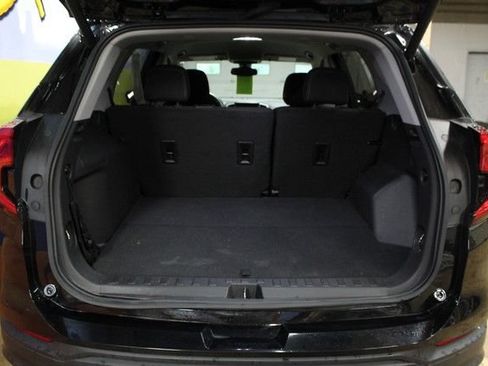 Certified 2023 GMC Terrain SLE w/ Driver Convenience Package FWD image 5