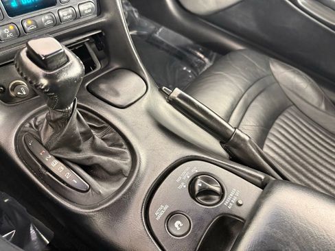 Used 2002 Chevrolet Corvette Convertible w/ Preferred Equipment Group2 RWD image 19