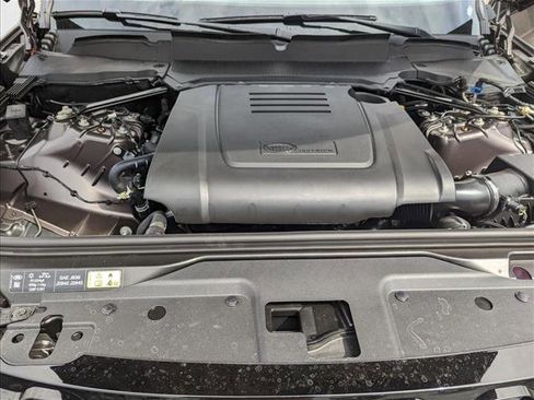 New 2025 Land Rover Discovery Dynamic SE image 18